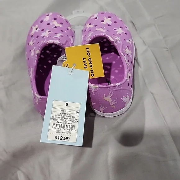 NWT baby/toddler unicorn slip on - Picture 3 of 7